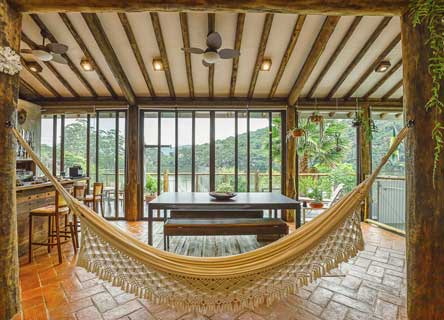 Tufi Callas - Casa a venda com vista para o Lago em Atibaia, no Atibaia Clube da Montanha